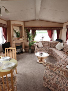 The promenade, nr to fantasy island minimum 3 nights stay
